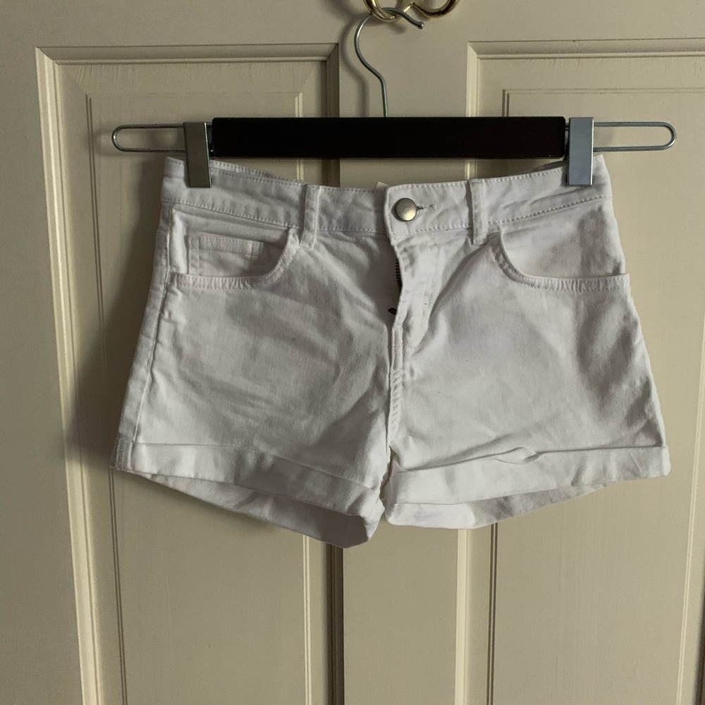 h&m white shorts